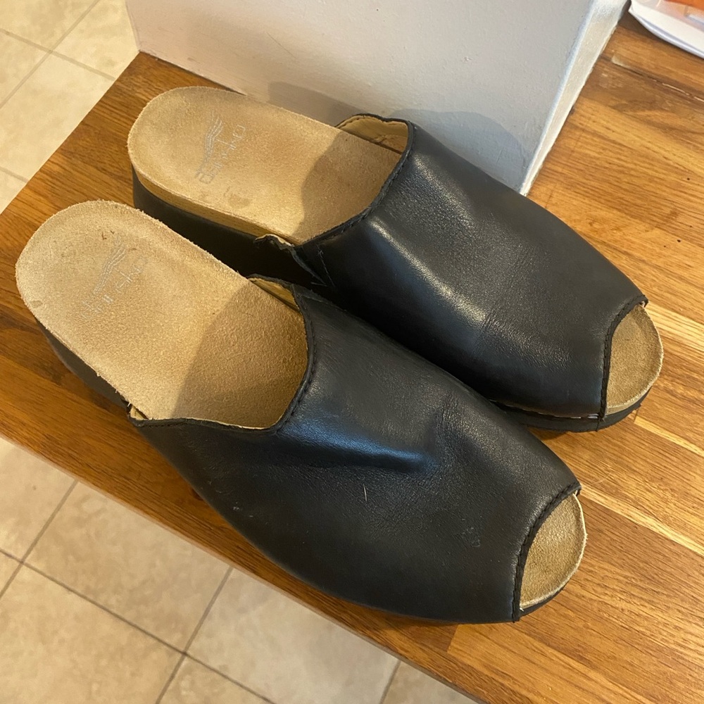 Women’s dansko clogs